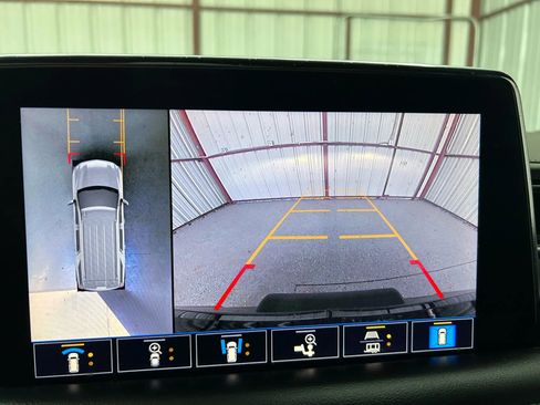 Used 2021 Chevrolet Suburban Z71 w/ Luxury Package image 22