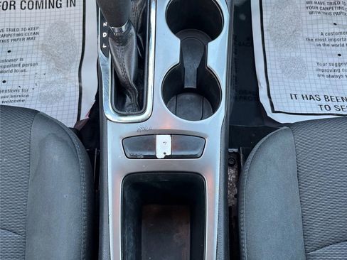 Used 2017 Chevrolet Cruze LT image 16