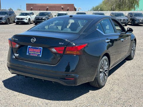 Used 2024 Nissan Altima 2.5 SV FWD image 5