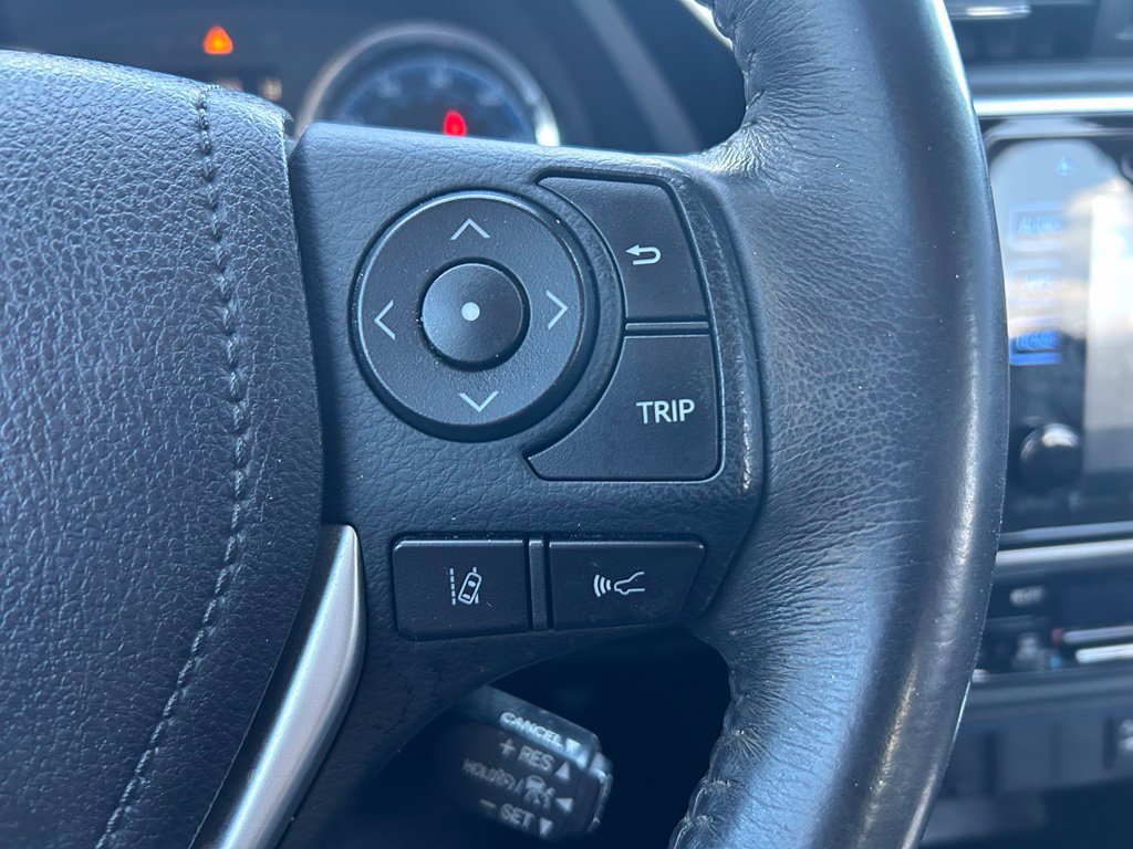 Used 2017 Toyota Corolla SE w/ SE Premium Package FWD image 24