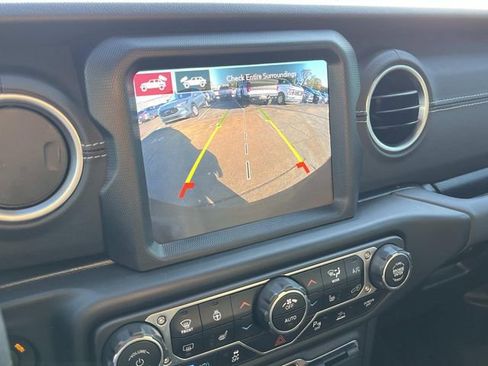 Used 2023 Jeep Wrangler Unlimited Sahara w/ Cold Weather Group image 40