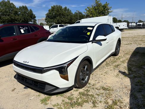 Used 2026 Kia K4 FWD image 3
