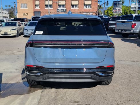 New 2026 Lincoln Nautilus Premier image 5