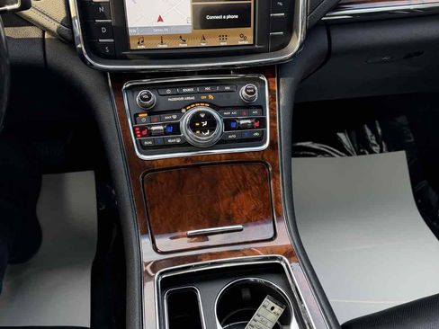 Used 2017 Lincoln Continental Reserve image 25