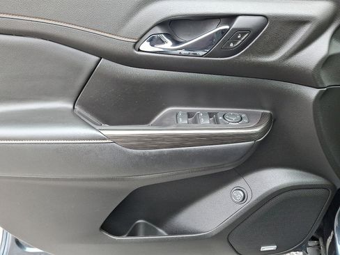 Used 2019 GMC Acadia SLT image 14