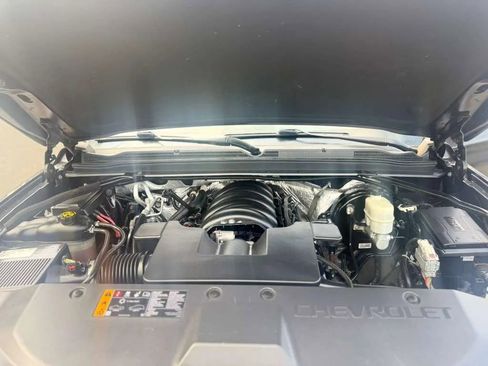 Used 2017 Chevrolet Suburban LT AWD/4WD image 23