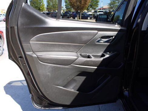 Used 2020 Chevrolet Traverse LS image 27