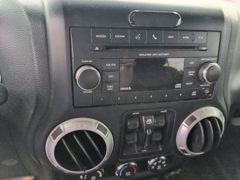 Used 2013 Jeep Wrangler Unlimited Sport AWD/4WD image 10