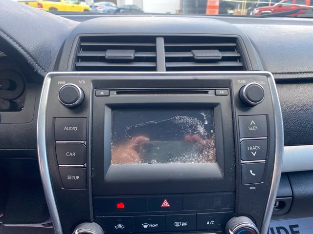 Used 2015 Toyota Camry SE FWD image 19