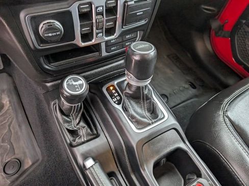 Used 2020 Jeep Gladiator Overland image 18