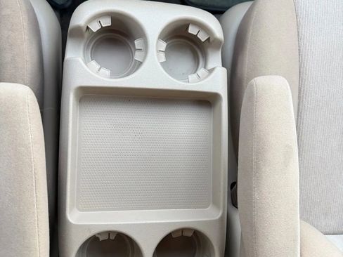 Used 2012 Kia Sedona LX image 24