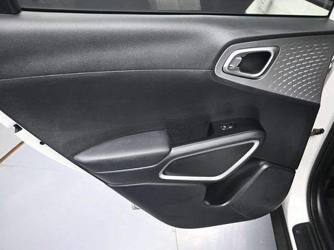 Certified 2024 Kia Soul S FWD image 27