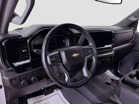 Used 2024 Chevrolet Silverado 1500 LTZ image 17