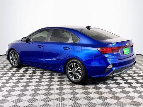Used 2024 Kia Forte LXS w/ LXS Technology Package FWD image 6