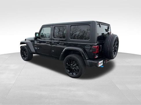 Used 2023 Jeep Wrangler Unlimited Sahara image 7