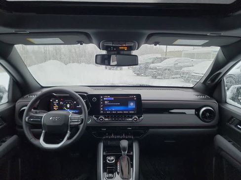 Certified 2025 Chevrolet Colorado Z71 w/ Z71 Convenience Package 2 image 24