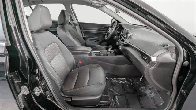 Used 2024 Nissan Altima 2.5 S FWD image 23