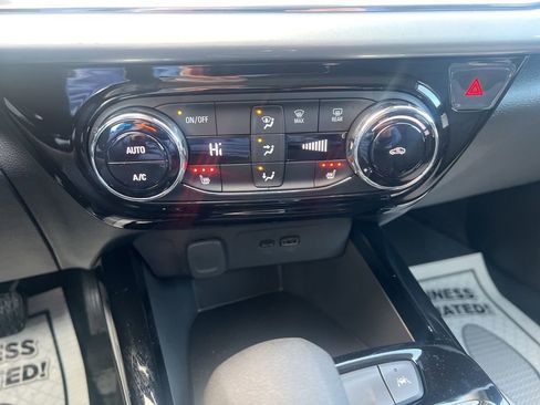 New 2025 Chevrolet Trax LT w/ Driver Confidence Package FWD image 33