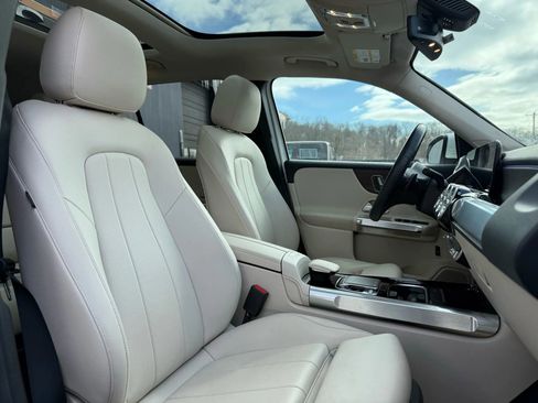 Used 2020 Mercedes-Benz GLB 250 4MATIC image 28