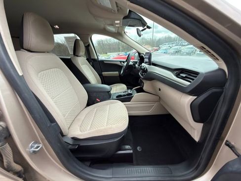 Used 2020 Ford Escape SE FWD image 9