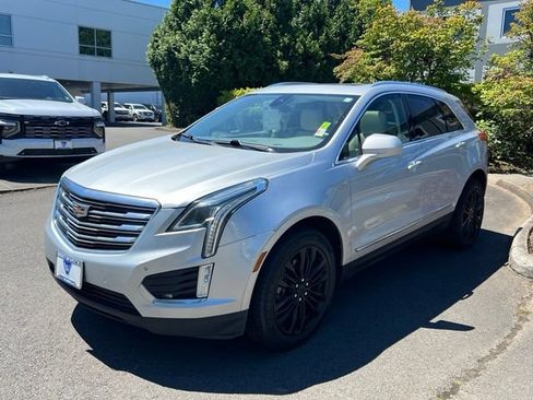Used 2017 Cadillac XT5 Premium Luxury w/ Advanced Security Package AWD/4WD image 3