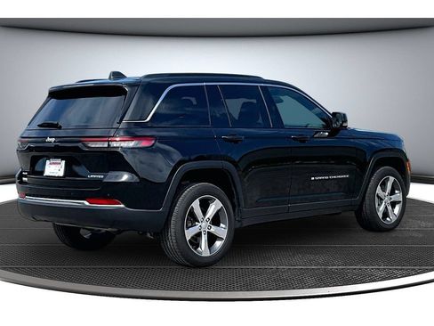 Certified 2024 Jeep Grand Cherokee Limited AWD/4WD image 18