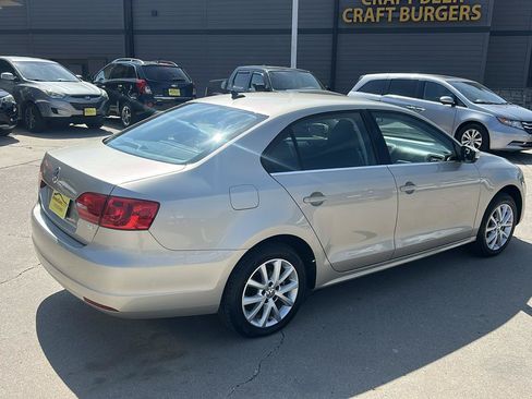 Used 2014 Volkswagen Jetta SE FWD image 3