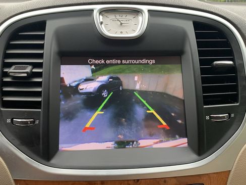Used 2014 Chrysler 300 C RWD image 14