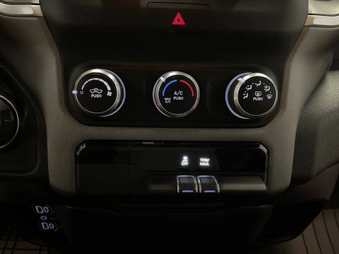 Used 2021 RAM 1500 Big Horn AWD/4WD image 34