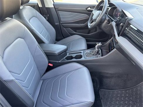 Used 2025 Volkswagen Jetta SEL image 26