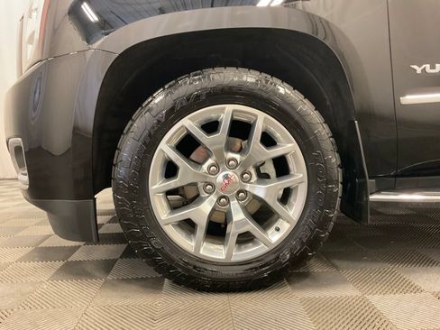 Used 2019 GMC Yukon SLT AWD/4WD image 14