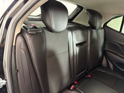 Used 2021 Buick Encore Preferred w/ Safety Package image 24