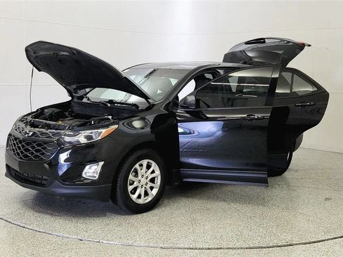 Used 2019 Chevrolet Equinox LS w/ LPO, Blackout Package FWD image 10