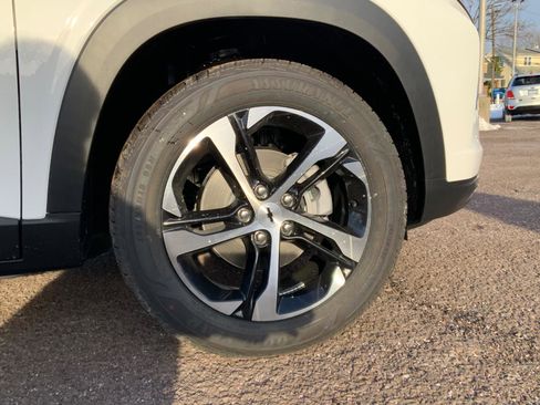 New 2026 Chevrolet Trax RS w/ Sunroof Package image 9