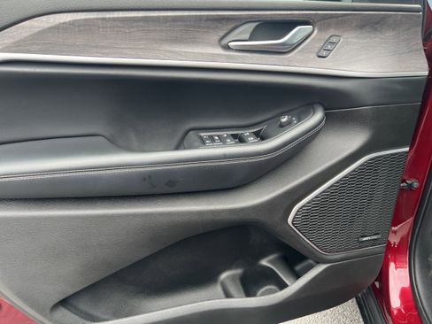 Used 2023 Jeep Grand Cherokee 4WD 4xe image 11