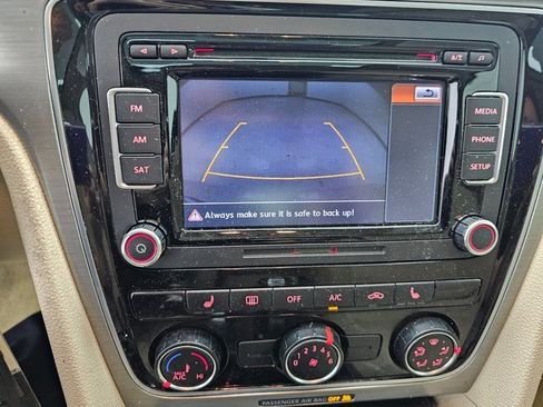 Used 2014 Volkswagen Passat TDI SE image 15