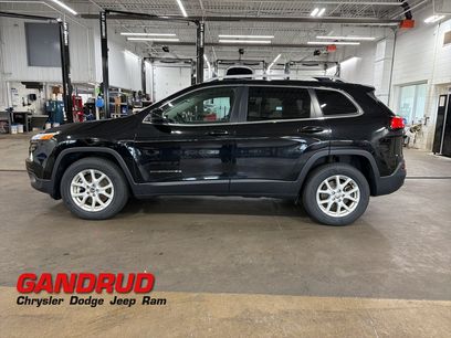 Used 2017 Jeep Cherokee Latitude w/ Safety/Convenience Group