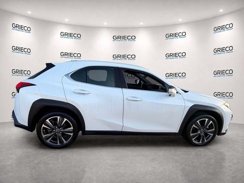 Used 2020 Lexus UX 200 w/ Premium Package FWD image 8
