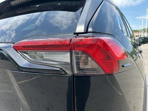 Used 2019 Toyota RAV4 LE AWD/4WD image 35