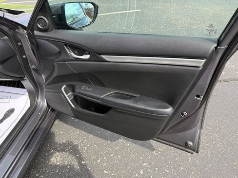 Used 2019 Honda Civic Sport image 22