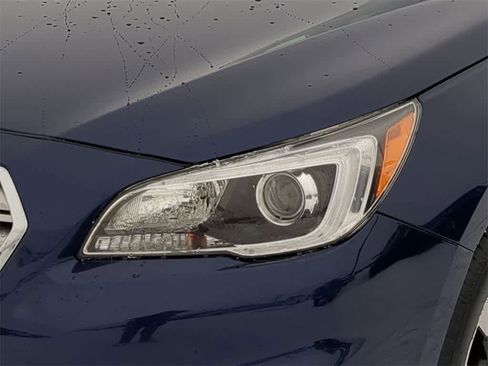 Used 2017 Subaru Outback 2.5i Limited image 10