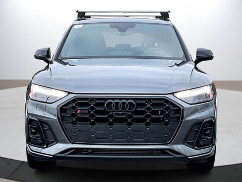 Used 2023 Audi SQ5 Prestige w/ Prestige Package image 3