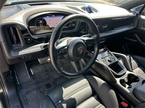 Used 2024 Porsche Cayenne Turbo GT image 9