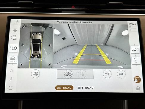 Used 2025 Land Rover Range Rover SE AWD/4WD image 15