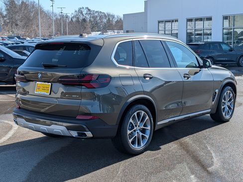 New 2026 BMW X5 xDrive50e image 2