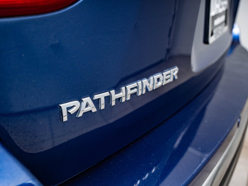 Used 2018 Nissan Pathfinder SL FWD image 15