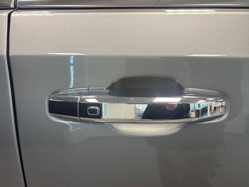 Used 2023 GMC Sierra 1500 SLT w/ SLT Premium Package image 11