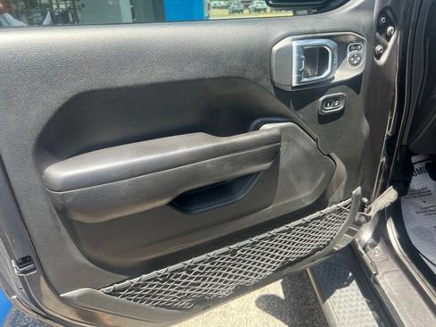 Used 2021 Jeep Gladiator Sport AWD/4WD image 13
