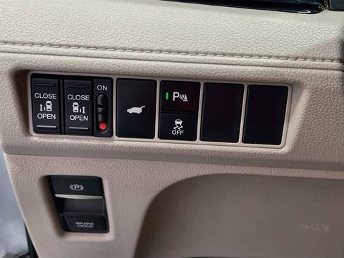 Used 2025 Honda Odyssey Touring image 10
