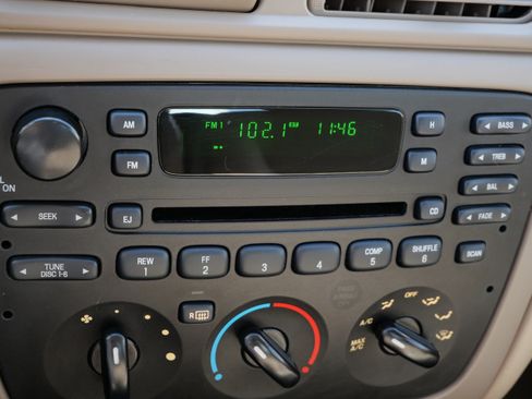 Used 2007 Ford Taurus SE FWD image 22